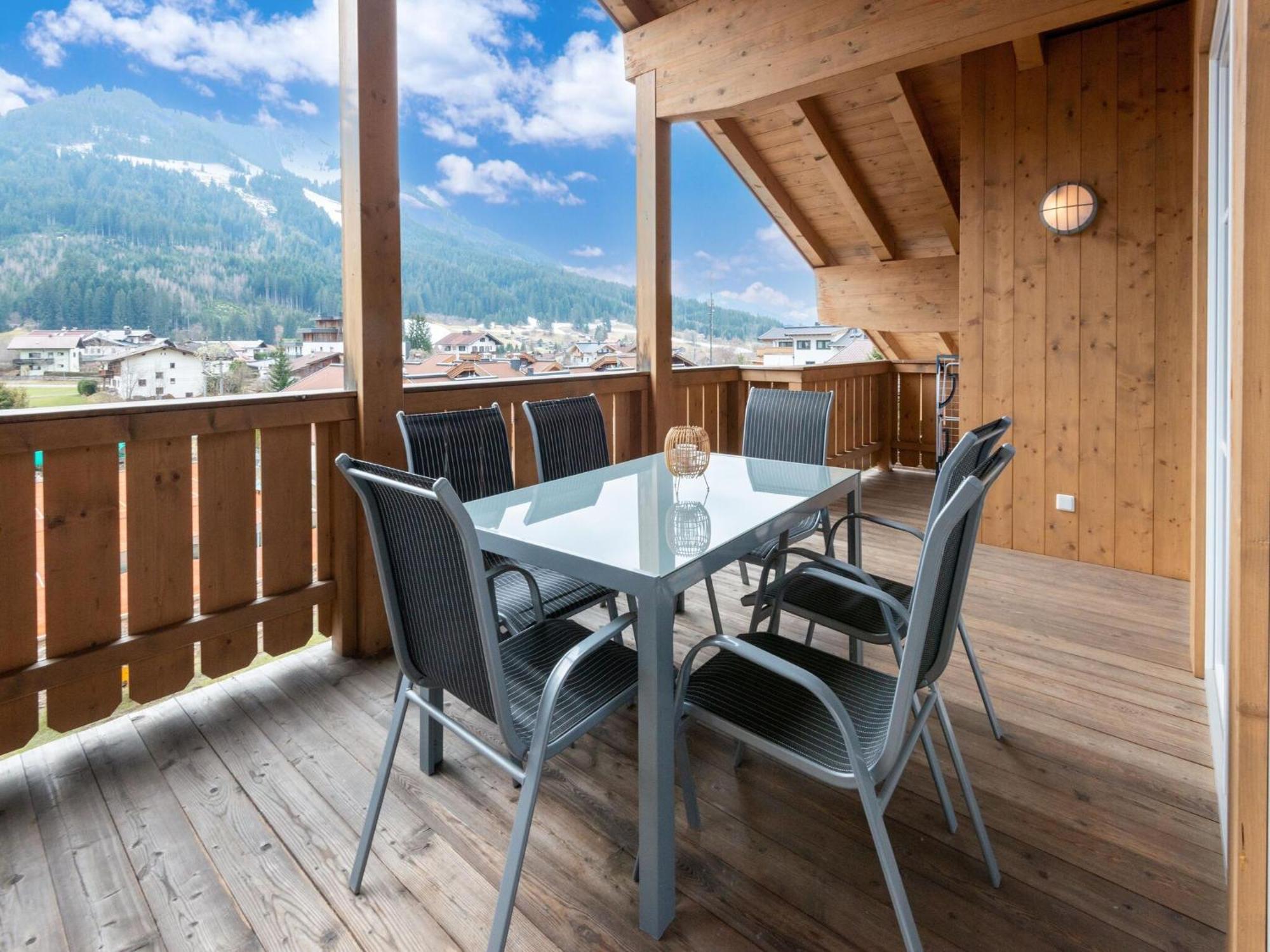 Luxury Penthouse With Balcony Ski Storage Carport Lift Apartment Brixen im Thale Exterior foto