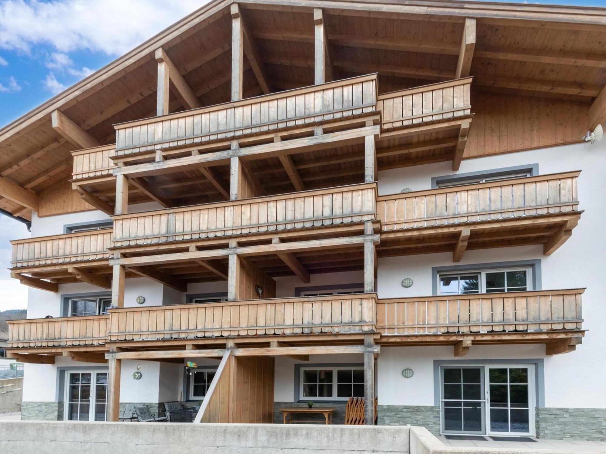 Luxury Penthouse With Balcony Ski Storage Carport Lift Apartment Brixen im Thale Exterior foto