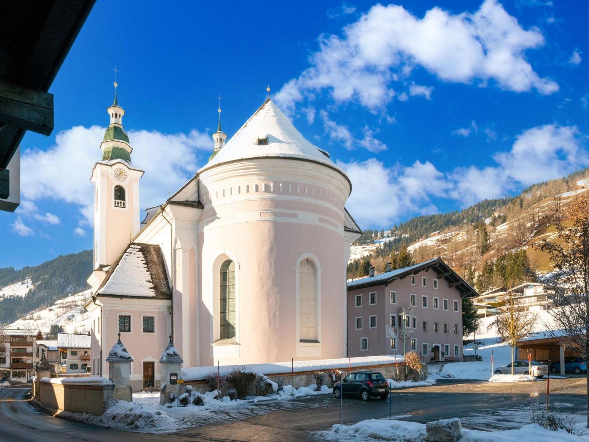 Luxury Penthouse With Balcony Ski Storage Carport Lift Apartment Brixen im Thale Exterior foto