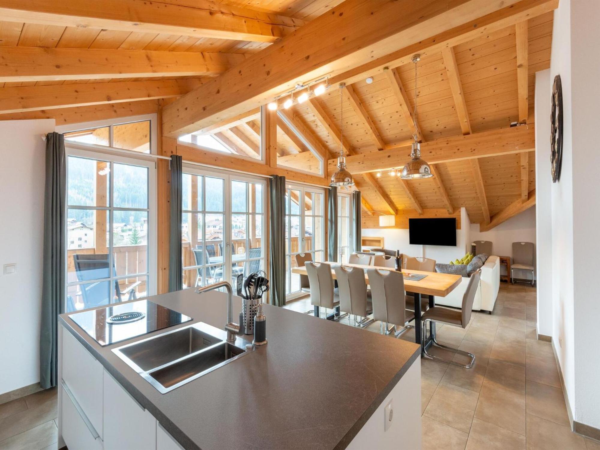 Luxury Penthouse With Balcony Ski Storage Carport Lift Apartment Brixen im Thale Exterior foto