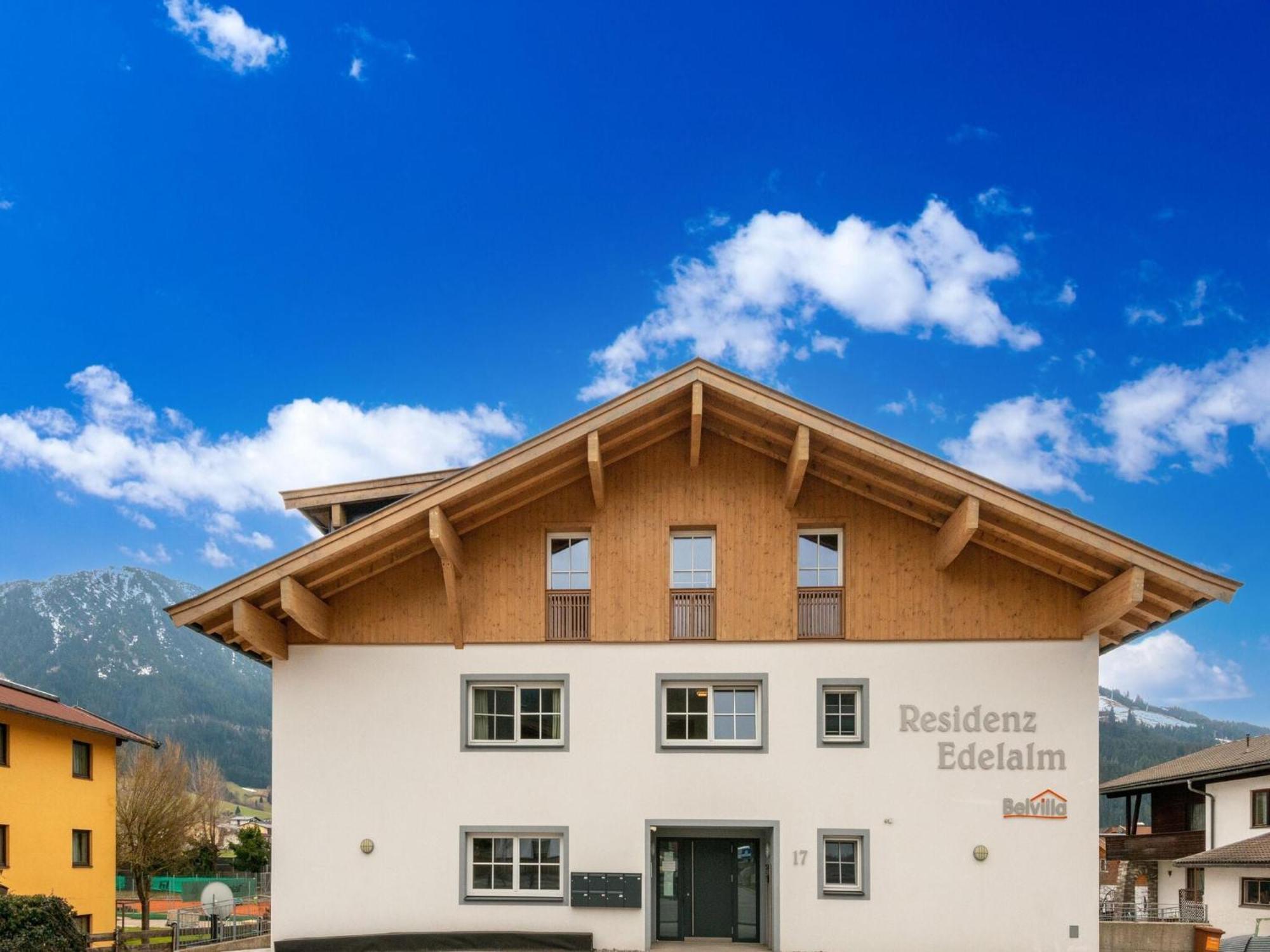 Luxury Penthouse With Balcony Ski Storage Carport Lift Apartment Brixen im Thale Exterior foto