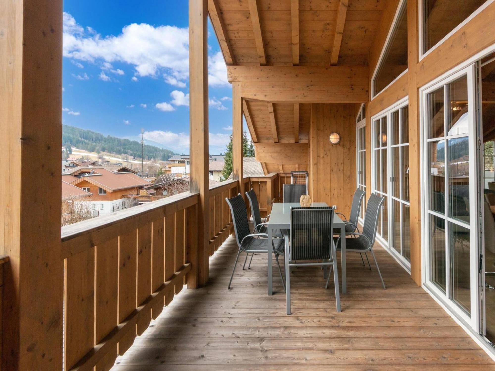 Luxury Penthouse With Balcony Ski Storage Carport Lift Apartment Brixen im Thale Exterior foto