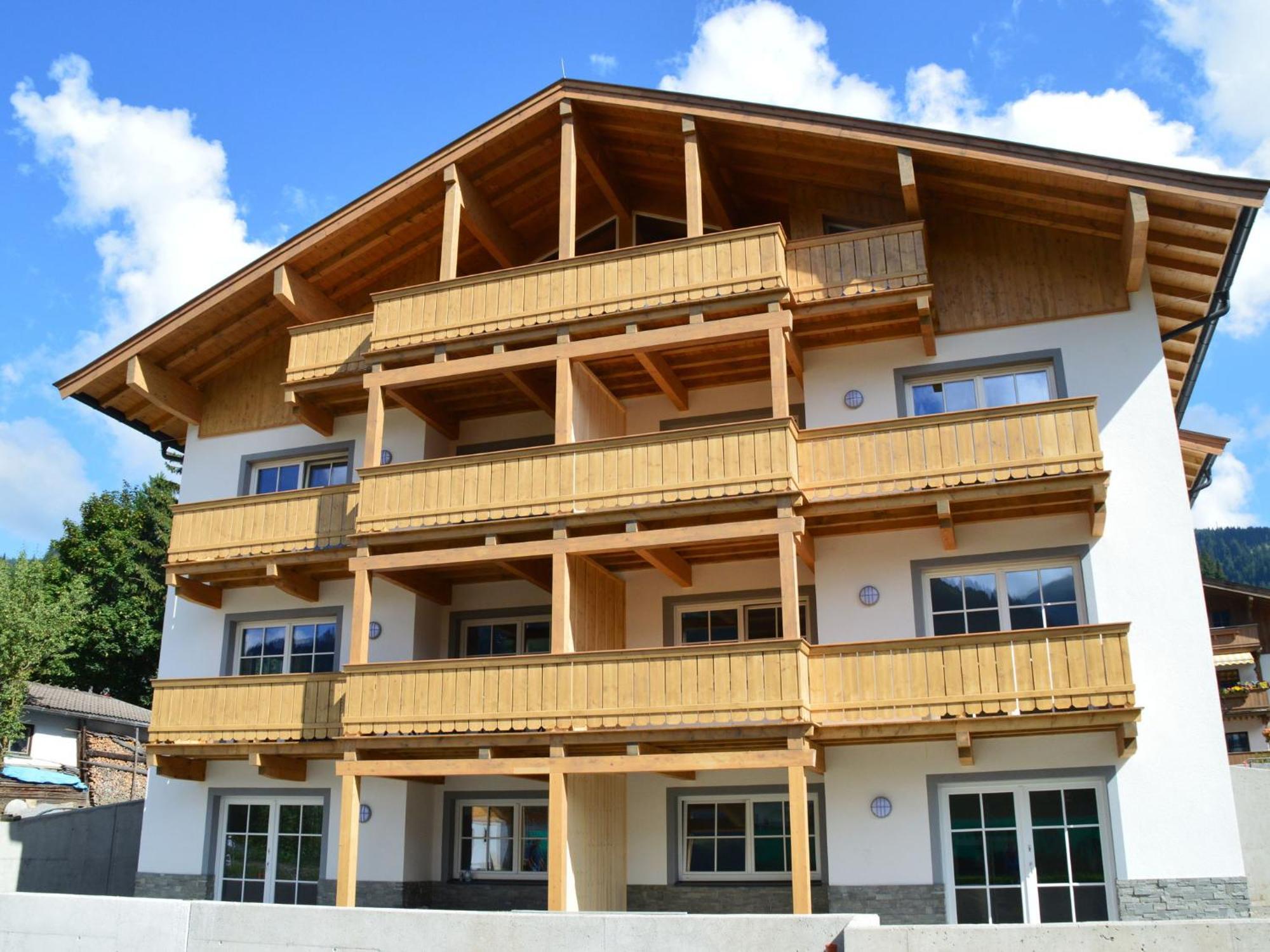 Luxury Penthouse With Balcony Ski Storage Carport Lift Apartment Brixen im Thale Exterior foto